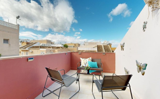 Resale - Semi Detached -
San Miguel de Salinas - 03193