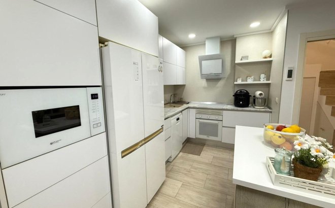 Resale - Town House -
Torrevieja - El Chaparral