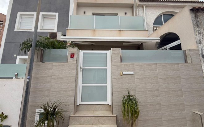 Resale - Town House -
Torrevieja - El Chaparral