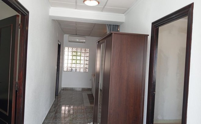 Herverkoop - Semi Detached -
Los Montesinos - PUEBLO CENTRO