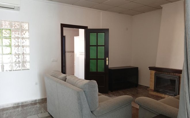 Herverkoop - Semi Detached -
Los Montesinos - PUEBLO CENTRO