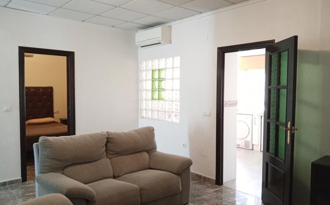 Herverkoop - Semi Detached -
Los Montesinos - PUEBLO CENTRO
