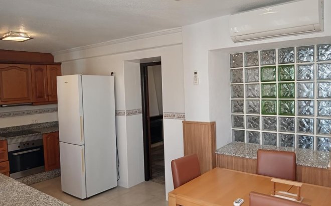 Herverkoop - Semi Detached -
Los Montesinos - PUEBLO CENTRO