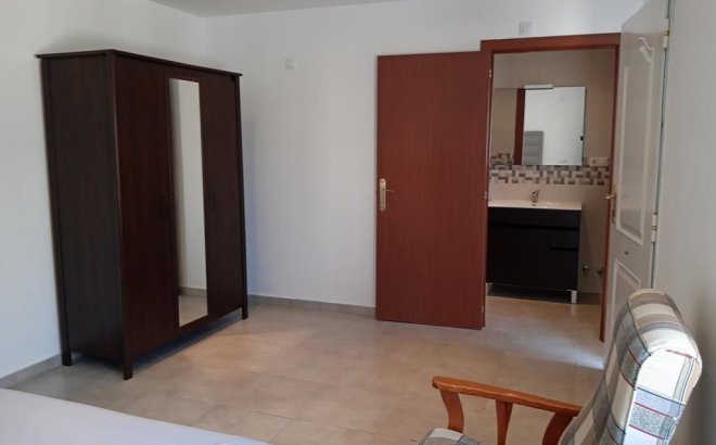 Herverkoop - Semi Detached -
Los Montesinos - PUEBLO CENTRO