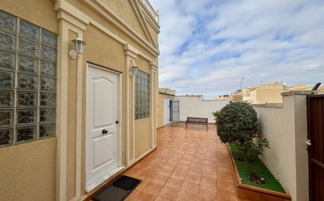 Resale - Villa -
Torrevieja - Costa Blanca