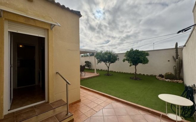 Resale - Villa -
Torrevieja - Costa Blanca
