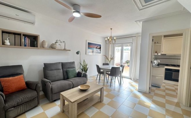 Resale - Villa -
Torrevieja - Costa Blanca
