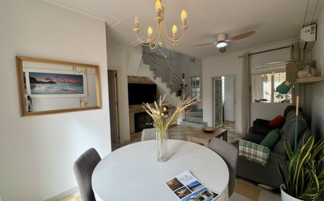 Resale - Villa -
Torrevieja - Costa Blanca