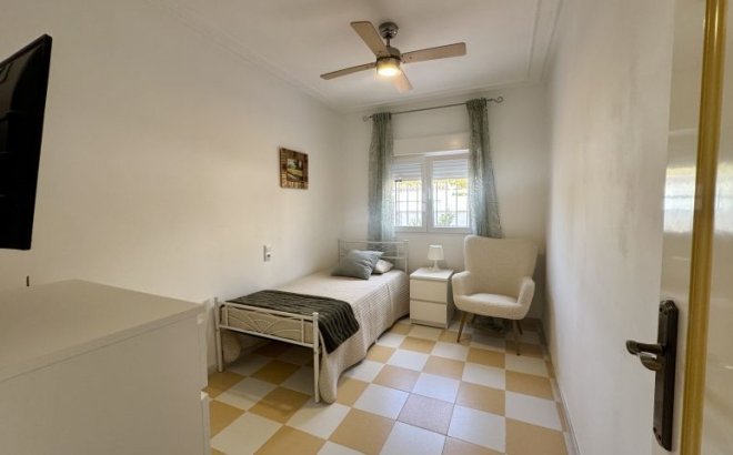 Resale - Villa -
Torrevieja - Costa Blanca