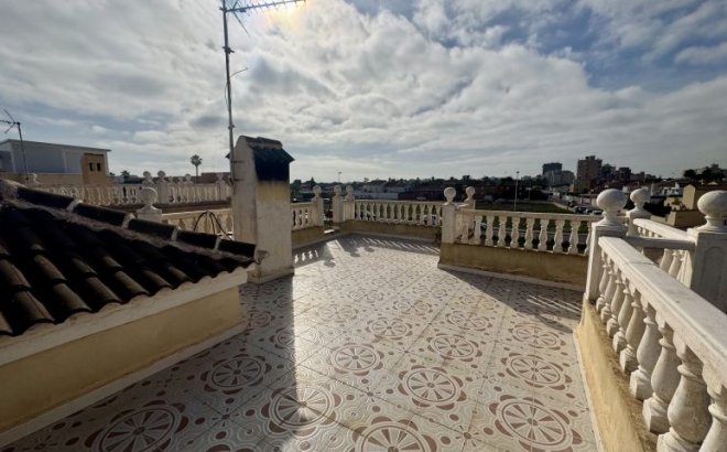 Resale - Villa -
Torrevieja - Costa Blanca