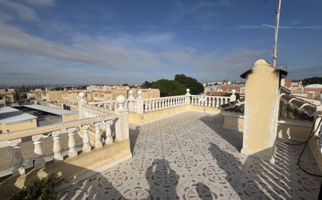 Resale - Villa -
Torrevieja - Costa Blanca