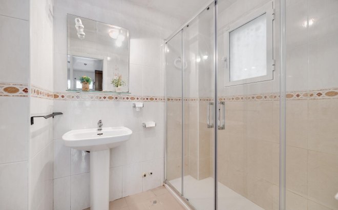 Resale - Bungalow -
Torrevieja - Costa Blanca