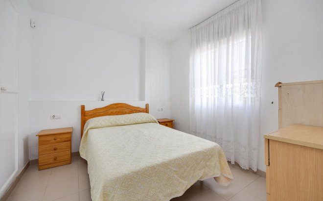 Resale - Bungalow -
Torrevieja - Costa Blanca