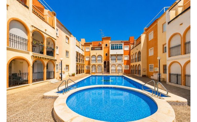 Resale - Bungalow -
Torrevieja - Costa Blanca