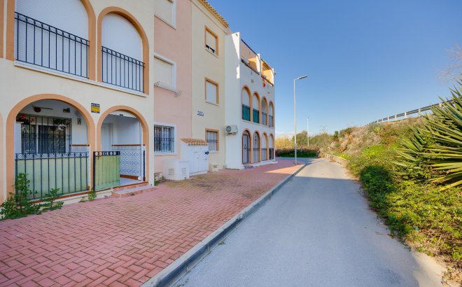 Resale - Bungalow -
Torrevieja - Costa Blanca