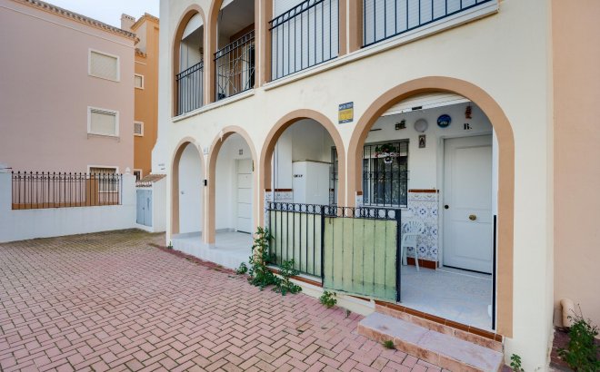 Resale - Bungalow -
Torrevieja - Costa Blanca