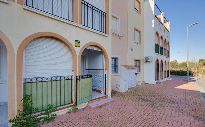 Resale - Bungalow -
Torrevieja - Costa Blanca