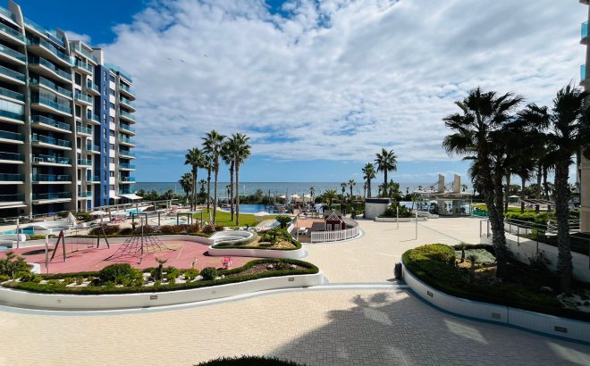 Resale - Apartment -
Punta Prima - Costa Blanca