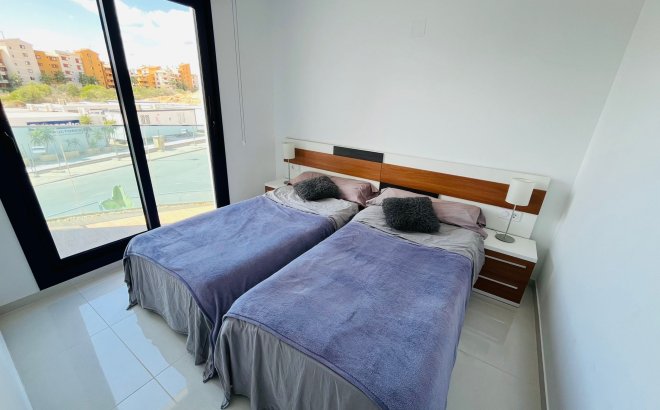 Resale - Apartment -
Punta Prima - Costa Blanca