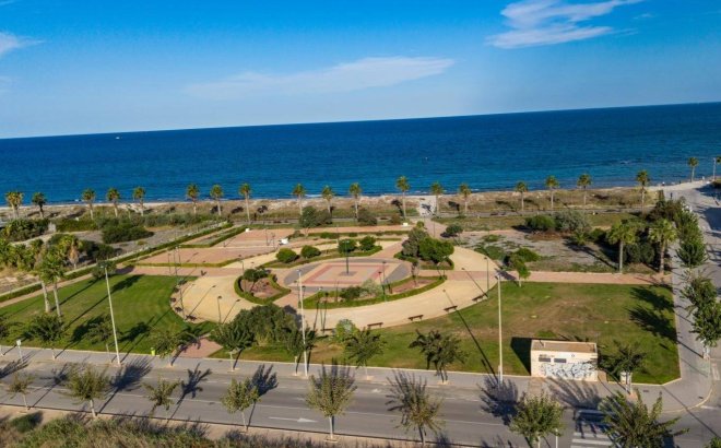 Resale - Bungalow -
Pilar de la Horadada - La Torre De La Horadada