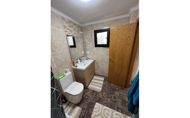 Resale - Apartment -
Torrevieja - Centro