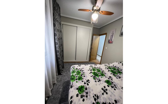 Resale - Apartment -
Torrevieja - Centro