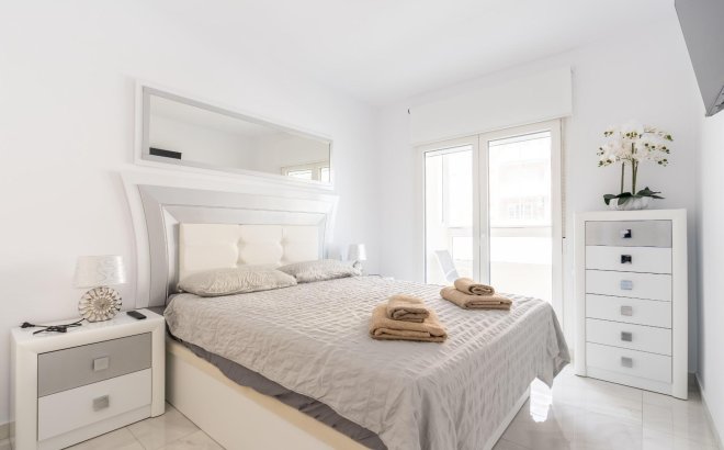 Resale - Town House -
Torrevieja - Punta Prima