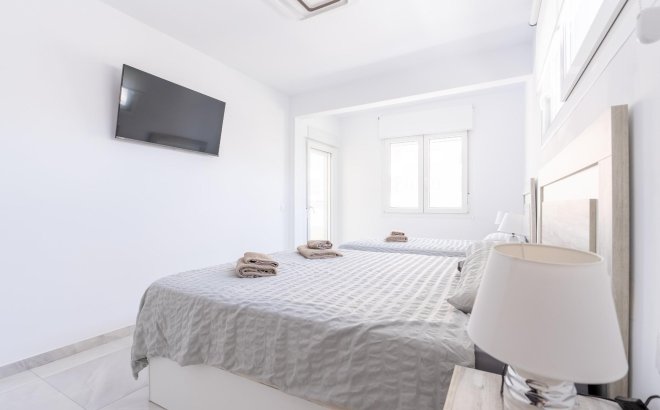 Resale - Town House -
Torrevieja - Punta Prima