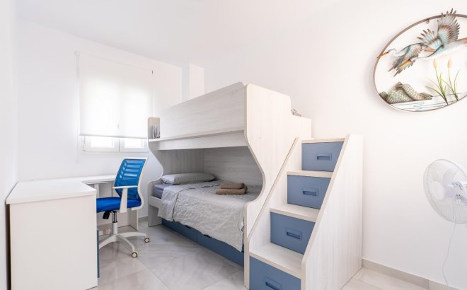 Resale - Town House -
Torrevieja - Punta Prima