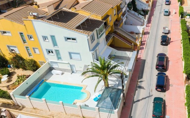 Resale - Town House -
Torrevieja - Punta Prima