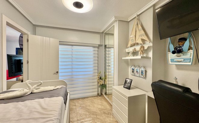 Resale - Apartment -
Torrevieja - Torre La Mata