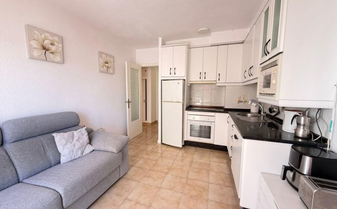 Resale - Apartment -
Torrevieja - Centro