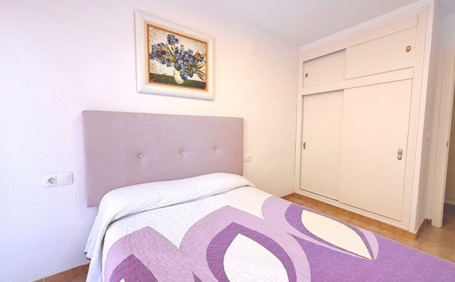 Resale - Apartment -
Torrevieja - Centro