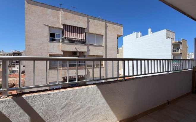 Resale - Apartment -
Torrevieja - Centro