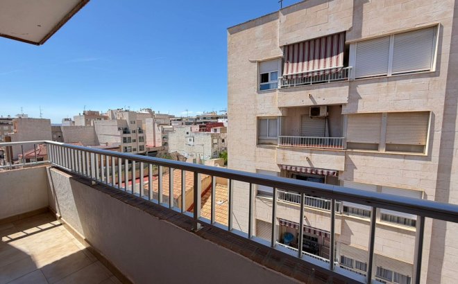 Resale - Apartment -
Torrevieja - Centro