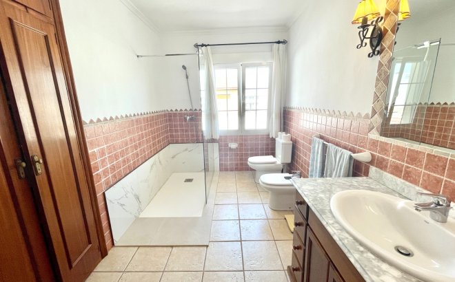 Herverkoop - Villa -
Benijofar - Costa Blanca