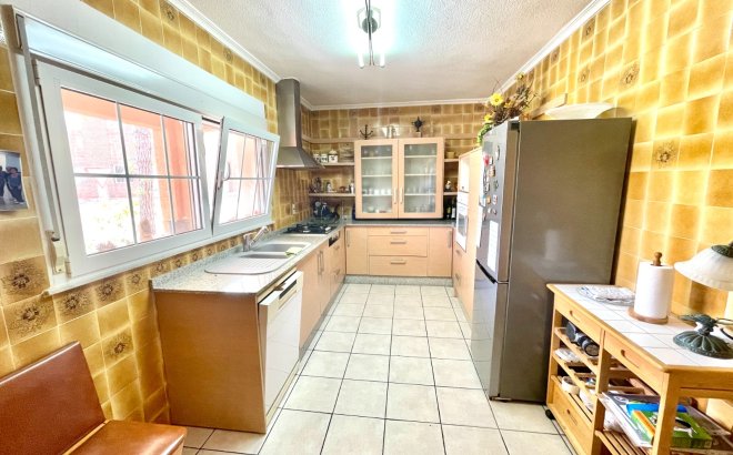 Herverkoop - Villa -
Benijofar - Costa Blanca