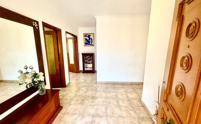 Herverkoop - Villa -
Benijofar - Costa Blanca