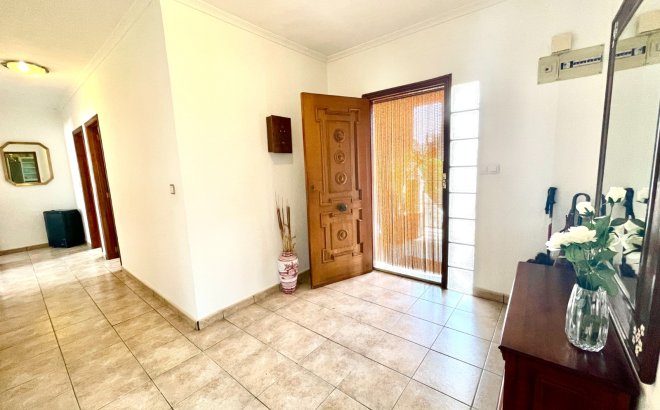 Herverkoop - Villa -
Benijofar - Costa Blanca