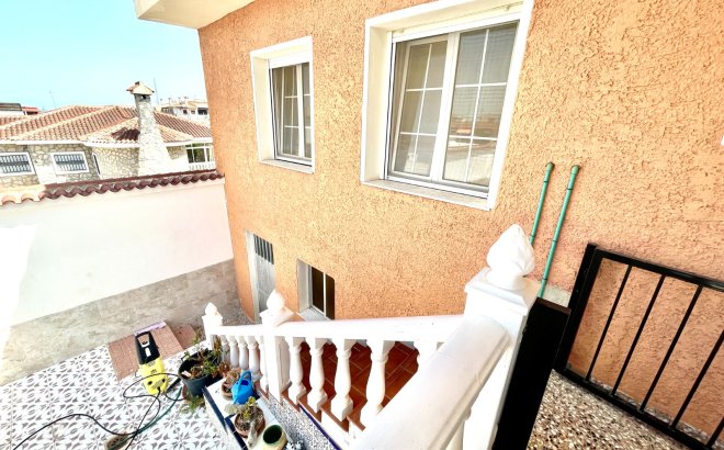 Herverkoop - Villa -
Benijofar - Costa Blanca