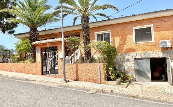 Herverkoop - Villa -
Benijofar - Costa Blanca