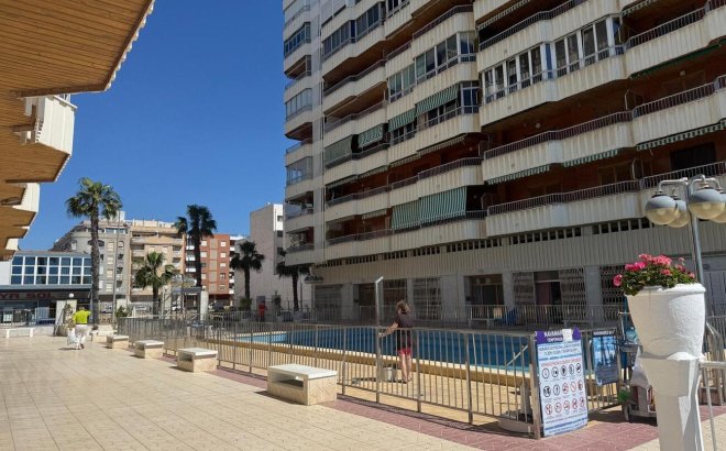 Resale - Apartment -
Torrevieja - Playa del Acequión
