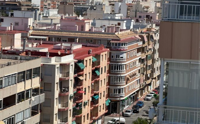 Resale - Apartment -
Torrevieja - Playa del Acequión