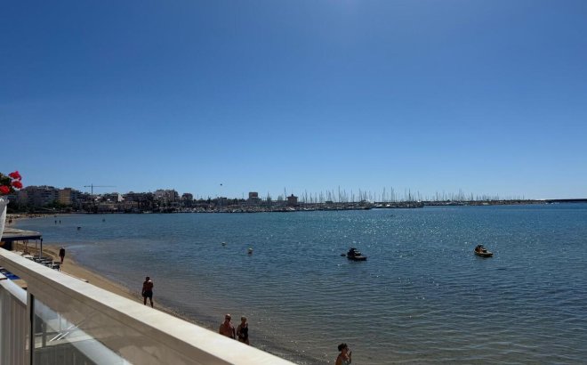 Resale - Apartment -
Torrevieja - Playa del Acequión