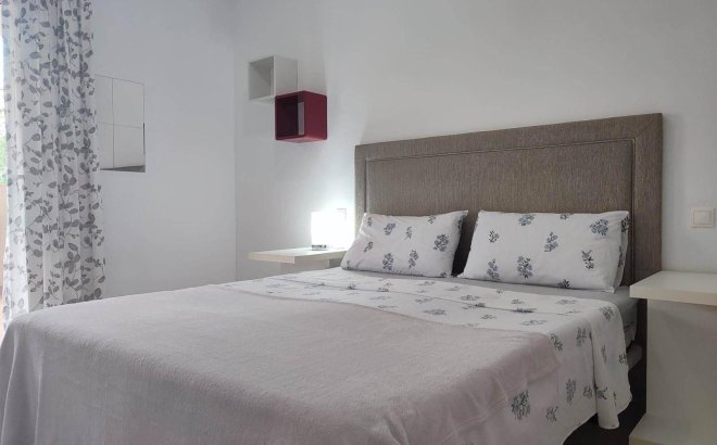 Resale - Apartment -
Orihuela Costa - Horizonte - La Campana