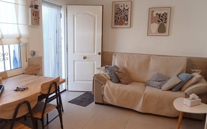 Resale - Bungalow -
Torrevieja - Torretas