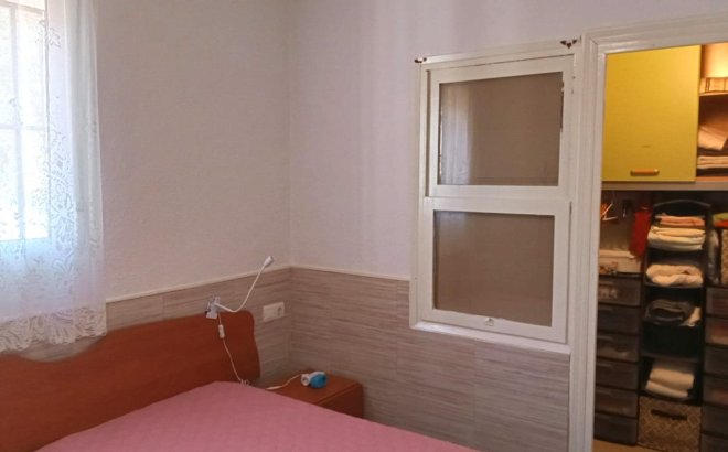 Resale - Bungalow -
Torrevieja - Torretas