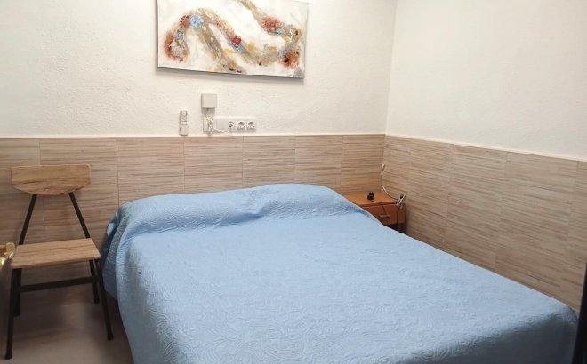 Resale - Bungalow -
Torrevieja - Torretas