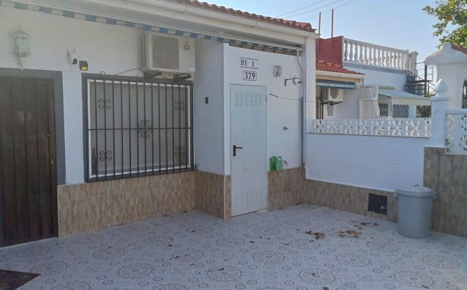 Resale - Bungalow -
Torrevieja - Torretas