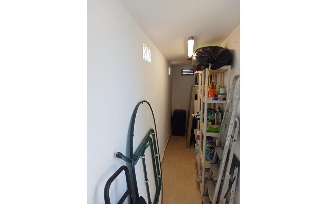 Resale - Bungalow -
Torrevieja - Torretas